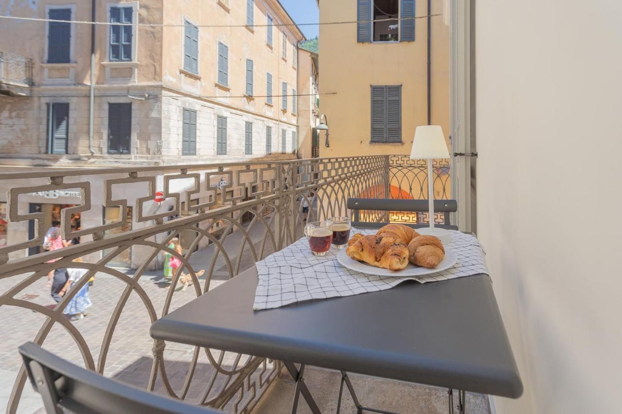 Independence Apartment With Balcony By Rent All Côme Extérieur photo