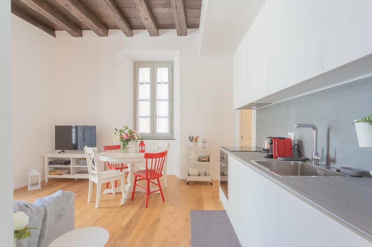 Independence Apartment With Balcony By Rent All Côme Extérieur photo